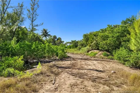 00 SE Macarthur Boulevard Hutchinson Island FL 34996