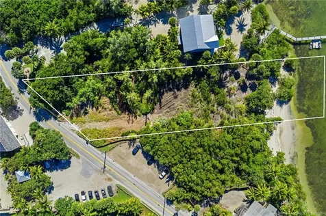 00 SE Macarthur Boulevard Hutchinson Island FL 34996