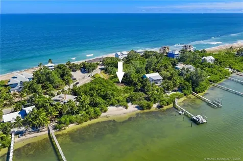 00 SE Macarthur Boulevard Hutchinson Island FL 34996