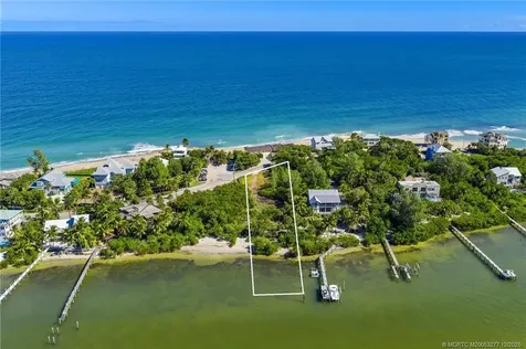 00 SE Macarthur Boulevard Hutchinson Island FL 34996