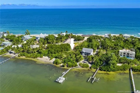 00 SE Macarthur Boulevard Hutchinson Island FL 34996