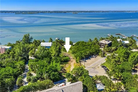 00 SE Macarthur Boulevard Hutchinson Island FL 34996