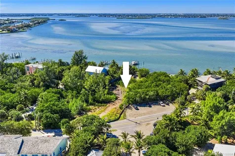00 SE Macarthur Boulevard Hutchinson Island FL 34996