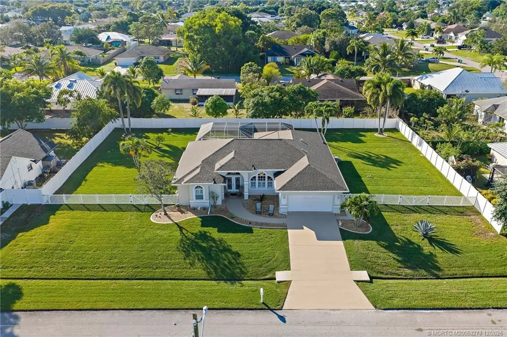 2434 SE Pascal Avenue Port St Lucie FL 34952