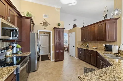 2434 SE Pascal Avenue Port St Lucie FL 34952