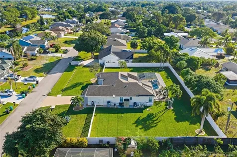 2434 SE Pascal Avenue Port St Lucie FL 34952