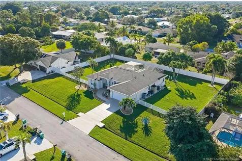 2434 SE Pascal Avenue Port St Lucie FL 34952