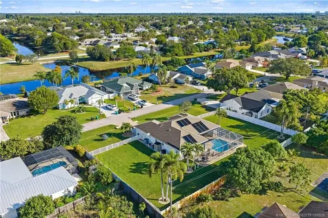 2434 SE Pascal Avenue Port St Lucie FL 34952