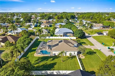 2434 SE Pascal Avenue Port St Lucie FL 34952