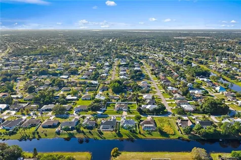 2434 SE Pascal Avenue Port St Lucie FL 34952