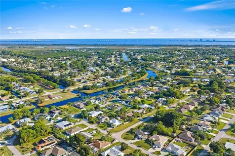 2434 SE Pascal Avenue Port St Lucie FL 34952