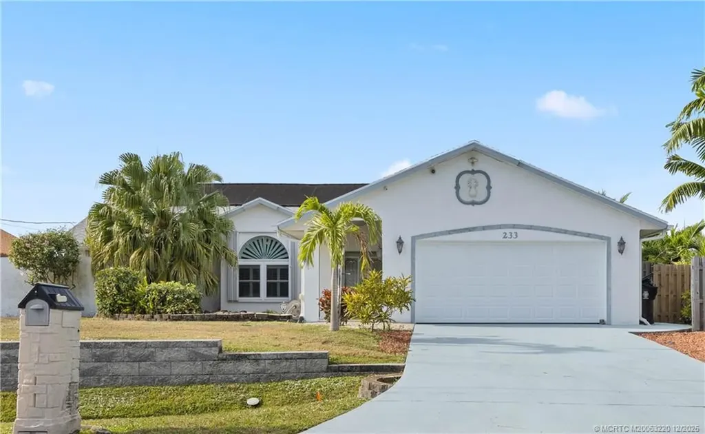 233 NE Sagamore Terrace Port St Lucie FL 34983