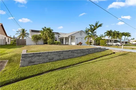 233 NE Sagamore Terrace Port St Lucie FL 34983