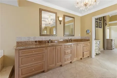 233 NE Sagamore Terrace Port St Lucie FL 34983