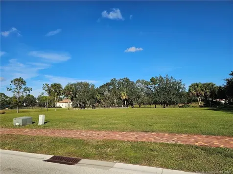 102 SE Via Lago Garda Port St Lucie FL 34952