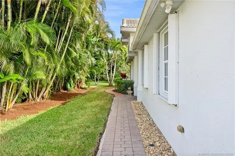 671 NW Red Pine Way Jensen Beach FL 34957