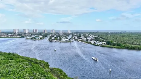 2486 Harbour Cove Drive Hutchinson Island FL 34949