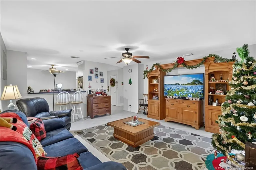 2084 SE Wild Meadow Circle Port St Lucie FL 34952