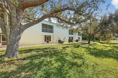 2084 SE Wild Meadow Circle Port St Lucie FL 34952