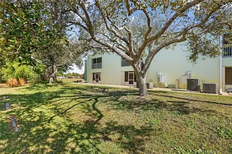 2084 SE Wild Meadow Circle Port St Lucie FL 34952