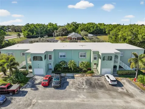 2084 SE Wild Meadow Circle Port St Lucie FL 34952