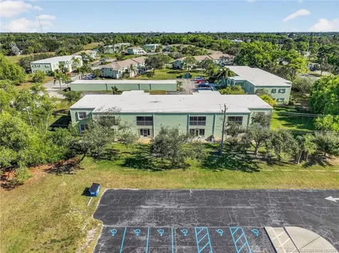 2084 SE Wild Meadow Circle Port St Lucie FL 34952