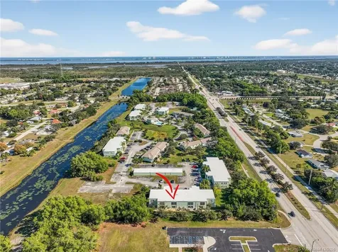 2084 SE Wild Meadow Circle Port St Lucie FL 34952