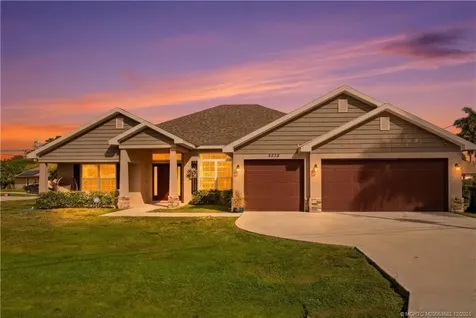 5238 NW Reba Circle Port St Lucie FL 34986