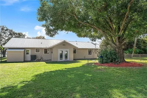 2481 SE Calusa Avenue Port St Lucie FL 34952