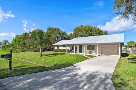 2481 SE Calusa Avenue Port St Lucie FL 34952