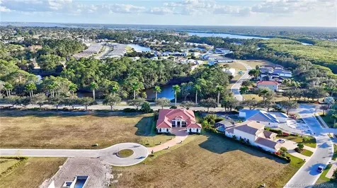 133 SE Via Lago Cervaro Port St Lucie FL 34952
