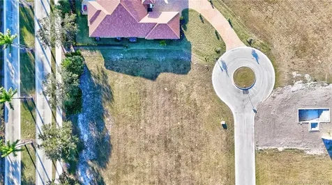 133 SE Via Lago Cervaro Port St Lucie FL 34952