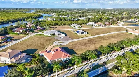 133 SE Via Lago Cervaro Port St Lucie FL 34952
