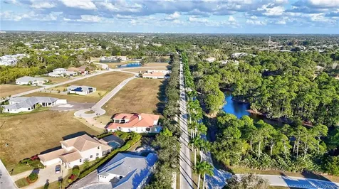 133 SE Via Lago Cervaro Port St Lucie FL 34952