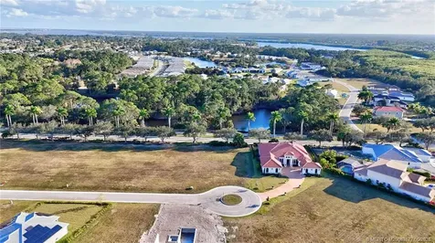 133 SE Via Lago Cervaro Port St Lucie FL 34952