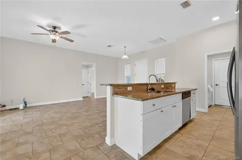 1855 17th Avenue SW Vero Beach FL 32962