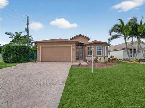 8946 SW Fishermans Wharf Drive Stuart FL 34997