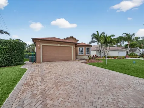 8946 SW Fishermans Wharf Drive Stuart FL 34997
