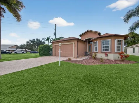 8946 SW Fishermans Wharf Drive Stuart FL 34997
