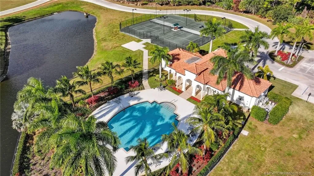 180 SE Via Bisento Port St Lucie FL 34952