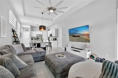 180 SE Via Bisento Port St Lucie FL 34952