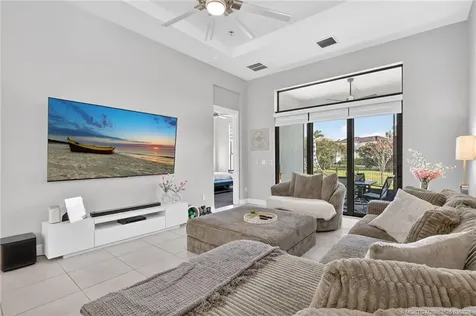 180 SE Via Bisento Port St Lucie FL 34952