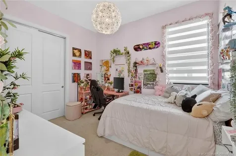 180 SE Via Bisento Port St Lucie FL 34952