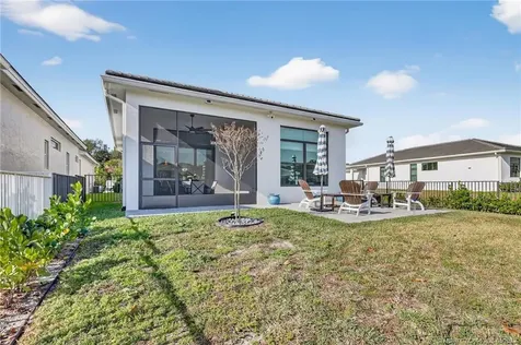 180 SE Via Bisento Port St Lucie FL 34952