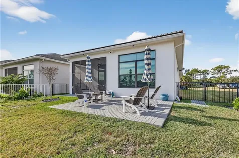 180 SE Via Bisento Port St Lucie FL 34952