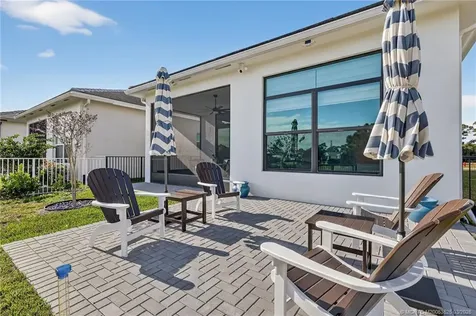 180 SE Via Bisento Port St Lucie FL 34952