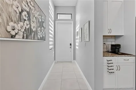 180 SE Via Bisento Port St Lucie FL 34952