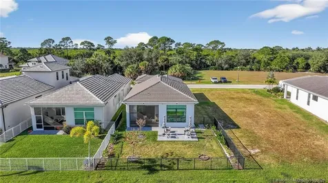 180 SE Via Bisento Port St Lucie FL 34952