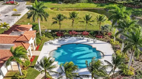 180 SE Via Bisento Port St Lucie FL 34952