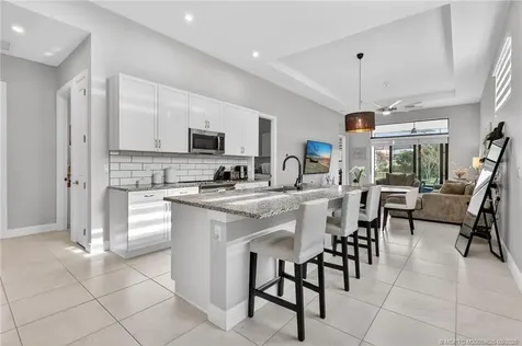 180 SE Via Bisento Port St Lucie FL 34952